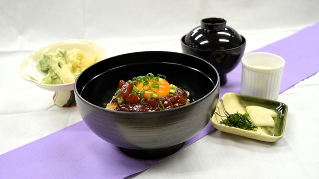 マグロユッケ丼と春野菜の天ぷら