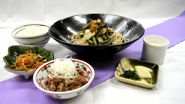 山菜飛騨牛肉蕎麦